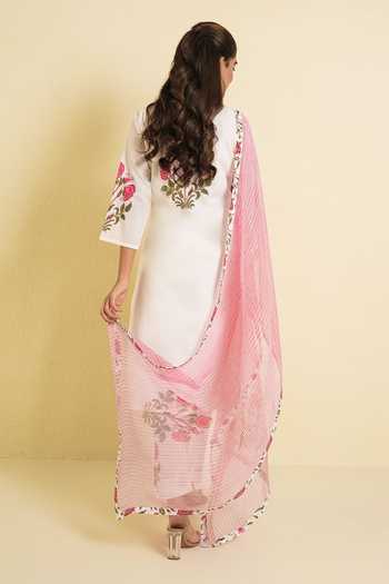 Shop_Kameez_White Cotton, Chiffon Round Neck Rosette Floral Block Print Kurta Set _at_Aza_Fashions