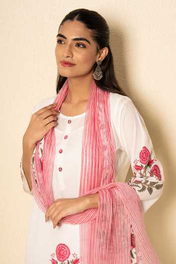 Kameez_White Cotton, Chiffon Round Neck Rosette Floral Block Print Kurta Set _at_Aza_Fashions