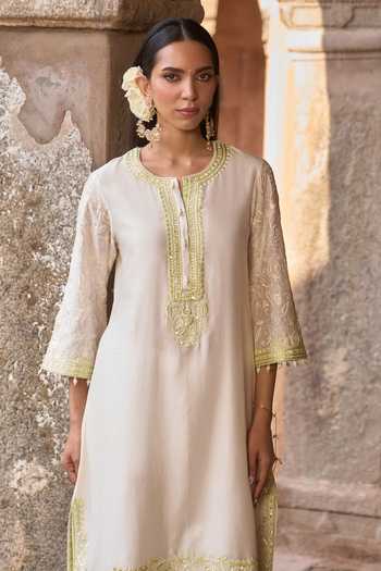 Buy_Sheetal Batra_Ivory , Chanderi, Cotton, Organza Round Neck, Yes Anam Kurta Set _Online_at_Aza_Fashions