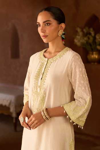 Sheetal Batra_Ivory Silk, Chanderi, Satin Round Neck, Yes Ruhi Kurta And Dhoti Pant Set _Online_at_Aza_Fashions