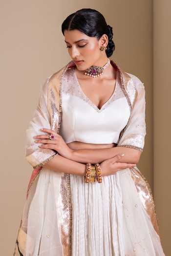 Aamra By Lavanya_Ivory Silk, Organza V-neck Placement Floral Pattern Lehenga Set _Online_at_Aza_Fashions