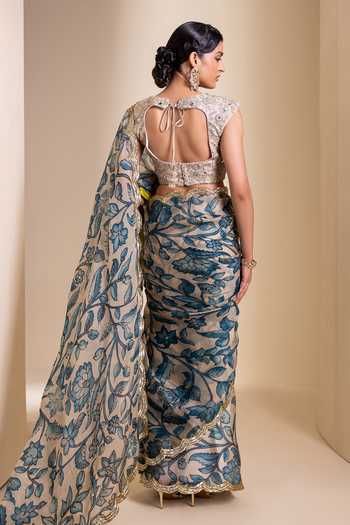 Shop_Aamra By Lavanya_Ivory Organza, Georgette V-neck Kalamkari Pattern Saree With Blouse _at_Aza_Fashions