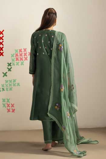 Shop_Radha Sharma_Green Chanderi, Organza V-neck Floral Placement Embroidered Kurta Set _at_Aza_Fashions