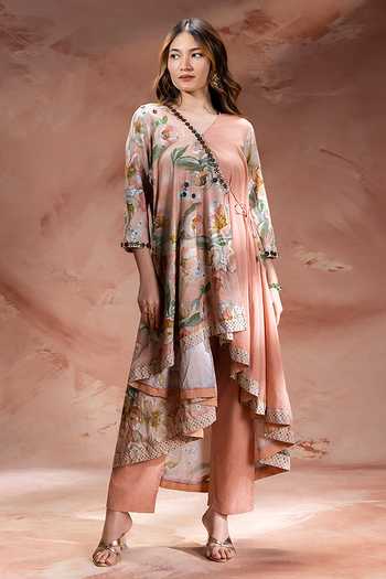Buy_Soup By Sougat Paul_Peach Chanderi V-neck Zeya Embellished Kurta Set _at_Aza_Fashions