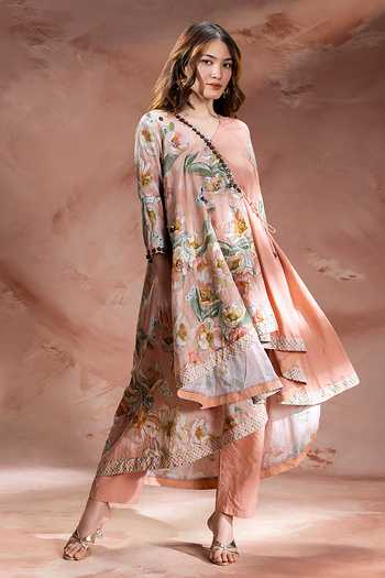 Buy_Soup By Sougat Paul_Peach Chanderi V-neck Zeya Embellished Kurta Set _Online_at_Aza_Fashions