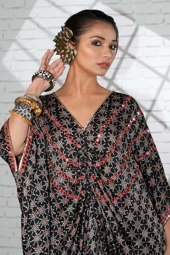 Buy_Sheeshakari_Black Silk V-neck Ruched Hand Embroidered Kaftan 
