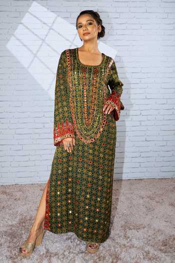 Buy_Sheeshakari_Green Silk Scoop Neck Ajrakh Print Kaftan _at_Aza_Fashions