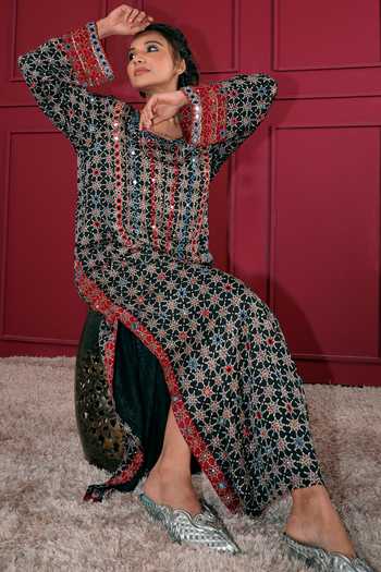Sheeshakari_Black Silk Round Neck Ajrakh Pattern Kaftan _at_Aza_Fashions