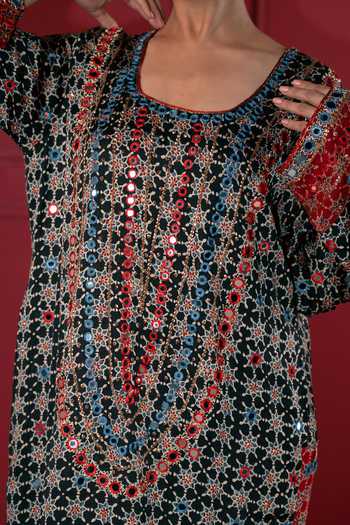 Buy_Sheeshakari_Black Silk Round Neck Ajrakh Pattern Kaftan 