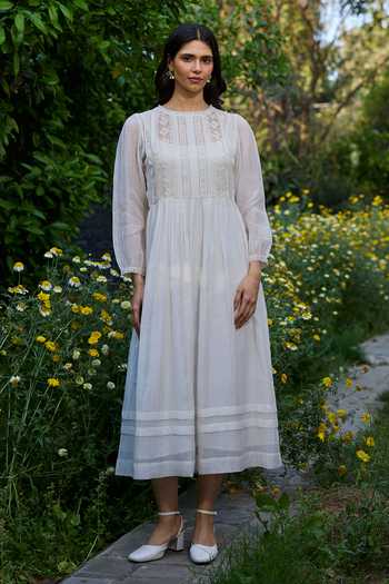 Buy_Surmaye_Ivory Chanderi Boat Neck Trail Embroidered Dress _at_Aza_Fashions