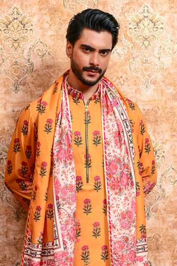 Buy_Yajy By Aditya Jain_Yellow Muslin Boish Aura Printed Kurta Set _Online_at_Aza_Fashions