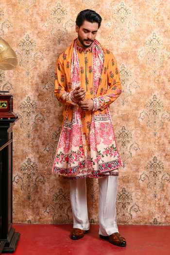 Shop_Yajy By Aditya Jain_Yellow Muslin Boish Aura Printed Kurta Set _Online_at_Aza_Fashions