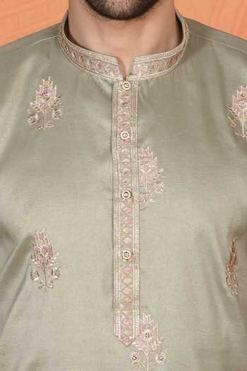 Buy_Aham-Vayam_Green Cotton Maharaj Embroidered Kurta And Pant Set 