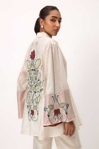 Ruchi Marodia_Off White Chanderi Shawl Neck Lotus Placement Embroidered Shirt And Pant Set _at_Aza_Fashions