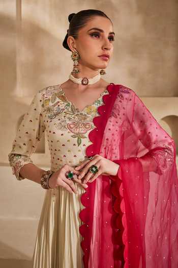 Anu Pellakuru_Off White Silk, Organza, Chiffon Embroidered Anarkali With Gulaabi Dupatta _at_Aza_Fashions