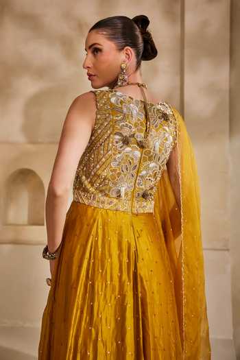 Anu Pellakuru_Mustard , , V-neck Sunehri Embroidered Anarkali Set _Online