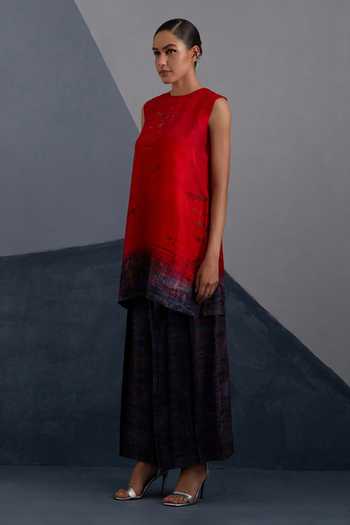 Clos_Red Silk, Dupion Round Neck, Yes Vineyard Printed Kurta And Pant Set _Online_at_Aza_Fashions