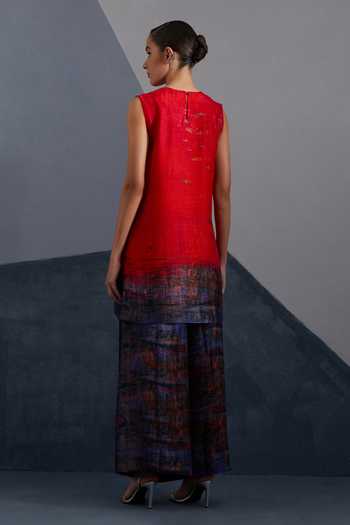 Shop_Clos_Red Silk, Dupion Round Neck, Yes Vineyard Printed Kurta And Pant Set _at_Aza_Fashions