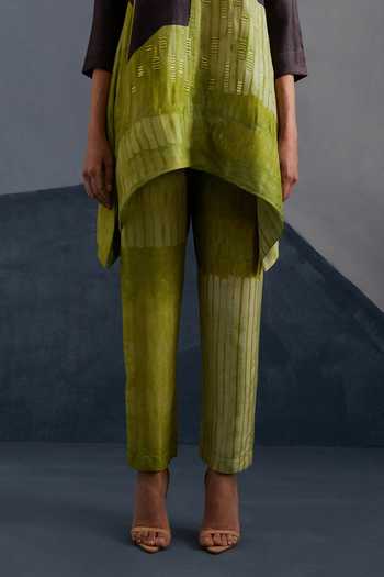 Shop_Clos_Green Silk, Dupion Mandarin Collar Omen Print Kurta And Pant Set _Online_at_Aza_Fashions