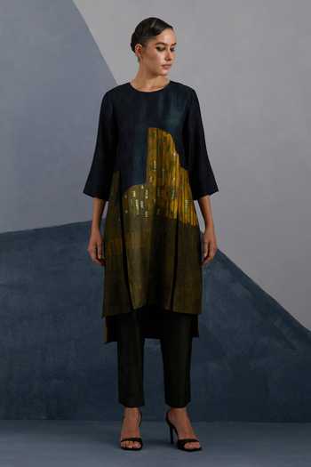 Buy_Clos_Blue Silk, Dupion Round Neck Omen Print Kurta And Pant Set _at_Aza_Fashions