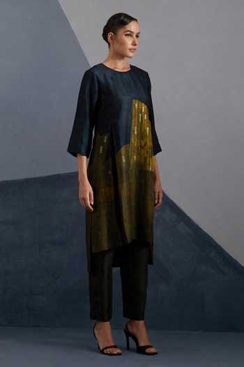 Buy_Clos_Blue Silk, Dupion Round Neck Omen Print Kurta And Pant Set _Online_at_Aza_Fashions