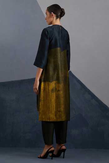 Shop_Clos_Blue Silk, Dupion Round Neck Omen Print Kurta And Pant Set _at_Aza_Fashions