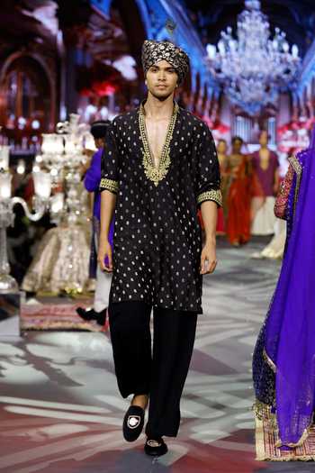 Shop_Itrh_Black Silk, Brocade, Crepe Zarvansh Noir Kurta Set 