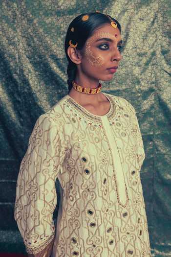 Shop_Label Earthen_Ivory Silk, Organza Round Neck Sheeshmahal Mirror Work Kurta Set 