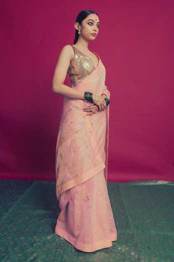 Label Earthen_Pink Tissue V-neck Suhani Saanjh Saree And Blouse Set _Online_at_Aza_Fashions