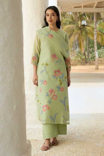 Vaayu_Green Muslin, Cotton Round Neck Lime Applique Embroidered Kurta Set _Online_at_Aza_Fashions