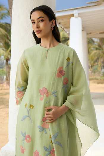 Buy_Vaayu_Green Muslin, Cotton Round Neck Lime Applique Embroidered Kurta Set _Online_at_Aza_Fashions