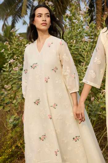 Vaayu_Ivory Cotton, Muslin V-neck, Yes Floral Print Kurta And Pant Set _Online_at_Aza_Fashions