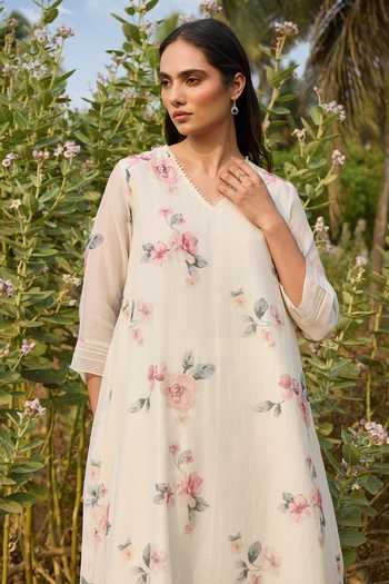 Shop_Vaayu_Ivory Cotton, Muslin V-neck, Yes Floral Print Kurta And Pant Set _Online_at_Aza_Fashions