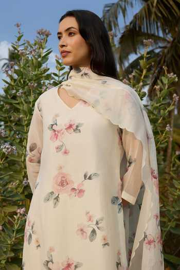Vaayu_Ivory Cotton, Muslin V-neck, Yes Floral Print Kurta Set _Online_at_Aza_Fashions