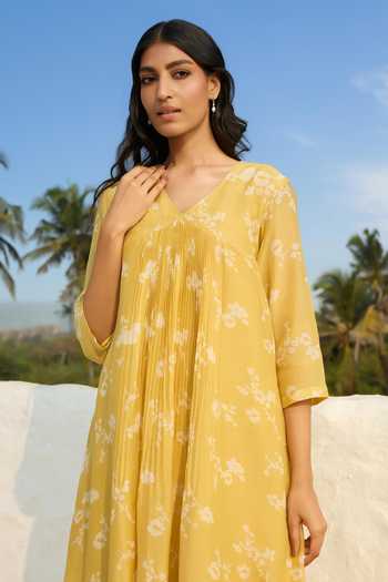 Vaayu_Yellow Cotton, Muslin V-neck Rue Printed Kurta And Pant Set _Online_at_Aza_Fashions