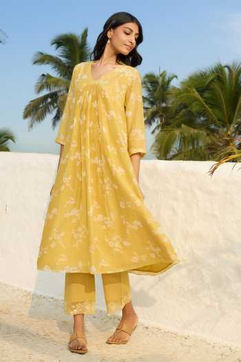 Vaayu_Yellow Cotton, Muslin V-neck Rue Printed Kurta And Pant Set _at_Aza_Fashions