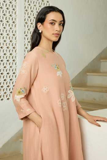 Vaayu_Pink Cotton, Muslin Round Neck Blossom Applique Work Kurta And Pant Set _Online_at_Aza_Fashions