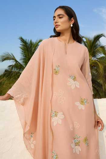 Buy_Vaayu_Pink Cotton, Muslin Keyhole Neck, Yes Blossom Applique Work Kurta Set _Online_at_Aza_Fashions