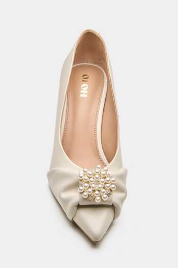 Buy_Oroh_White Huddersfield Pearl Brooch Kitten Heels _at_Aza_Fashions