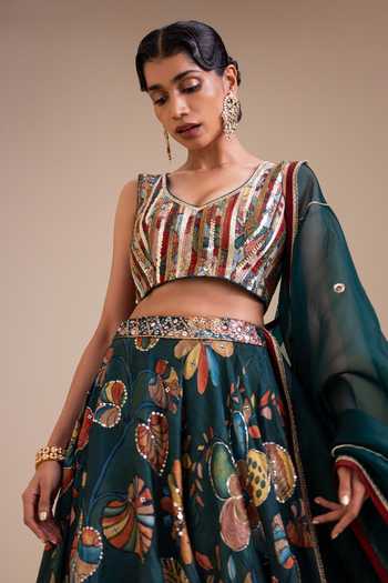 Aamra By Lavanya_Green Silk, Organza V-neck Kalamkari Print Lehenga Set _at_Aza_Fashions
