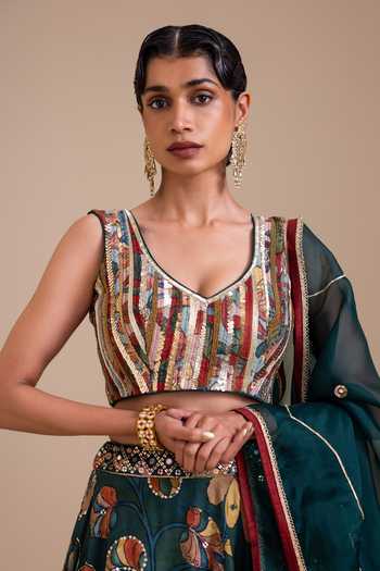 Buy_Aamra By Lavanya_Green Silk, Organza V-neck Kalamkari Print Lehenga Set 