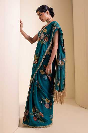 Aamra By Lavanya_Teal Silk, Georgette V-neck Kalamkari Pattern Saree With Blouse _Online_at_Aza_Fashions