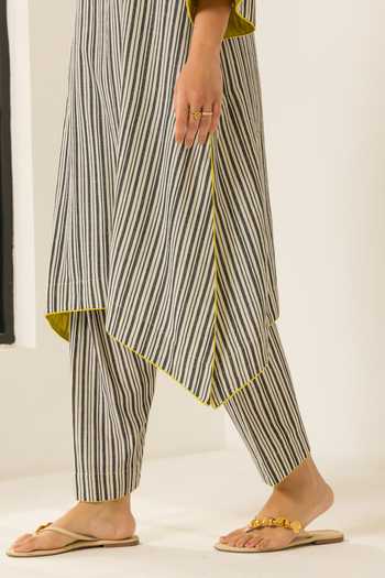Dohr India_Ivory Cotton, Silk, Kota Doria Split V-neck, Yes Savera Printed Kurta Set _at_Aza_Fashions