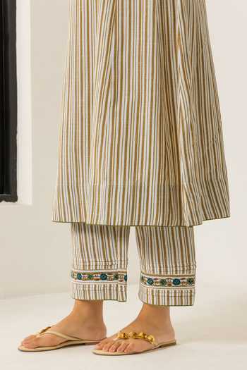 Dohr India_Ivory Cotton, Bemberg, Jacquard Round Neck Aaliyah Stripe Print Kurta Set _at_Aza_Fashions
