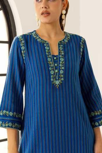 Dohr India_Blue Cotton, Bemberg, Jacquard V-neck Nyra Stripes Pattern Kurta Set _Online_at_Aza_Fashions
