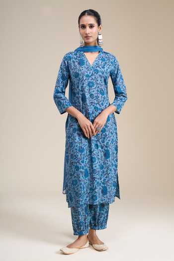 Buy_Khwaab By Sanjana Lakhani_Blue Cotton V-neck Floral Print Kurta Set _at_Aza_Fashions