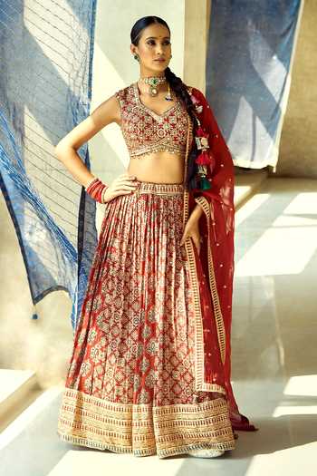 Samyukta Singhania_Maroon Organza, Satin, Viscose, Modal Zari V-neck Ikat Print Pleated Lehenga Set 