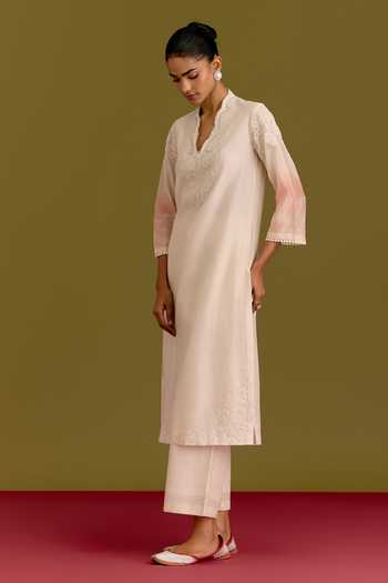 Devnaagri_Pink Silk, Chanderi, Organza V-neck, Yes Embroidered Kurta Set _Online_at_Aza_Fashions