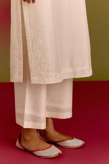 Buy_Devnaagri_Pink Silk, Chanderi, Organza V-neck, Yes Embroidered Kurta Set _Online_at_Aza_Fashions