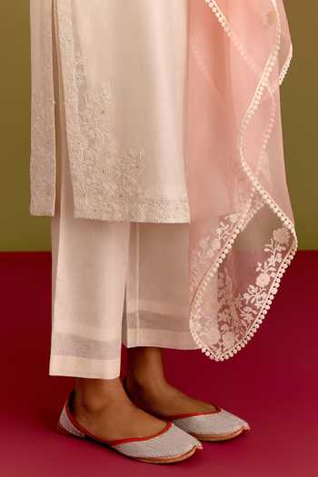 Buy_Devnaagri_Pink Silk, Chanderi, Organza V-neck, Yes Embroidered Kurta Set 